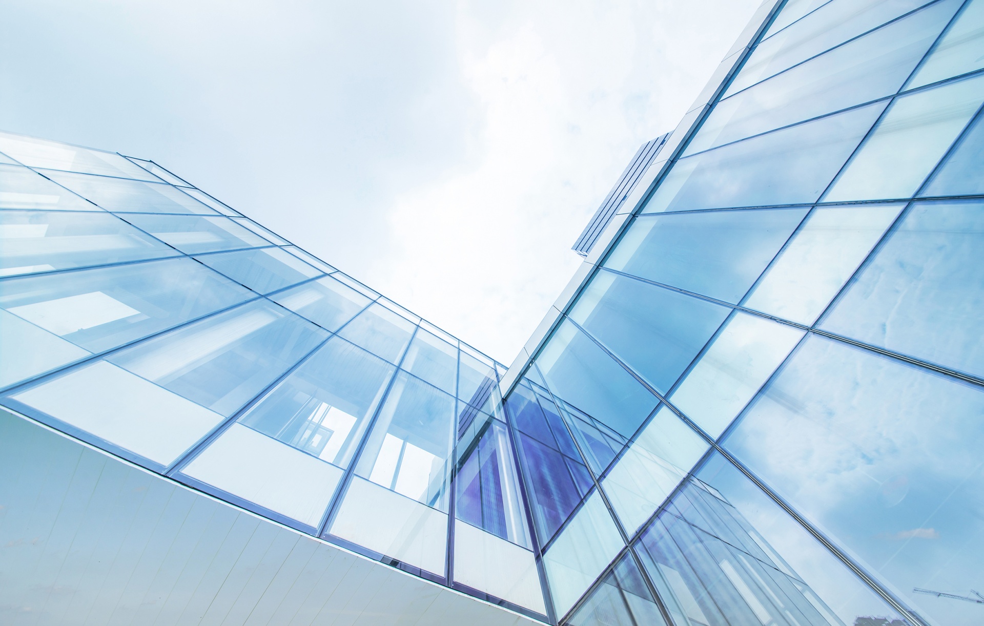 UV Printing on Glass: Benefits, Applications, and Best Practices